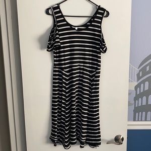 Xhilaration dress. Black and White. Size Large